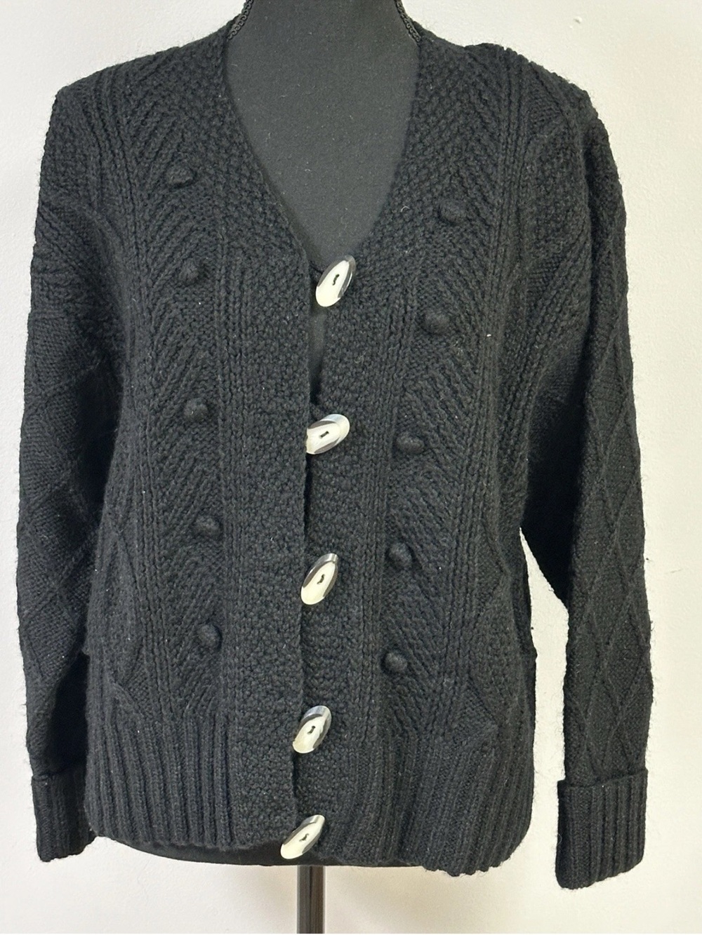 Vintage Design Options Knitwear Women’s Cardigan Black Sweater Size M